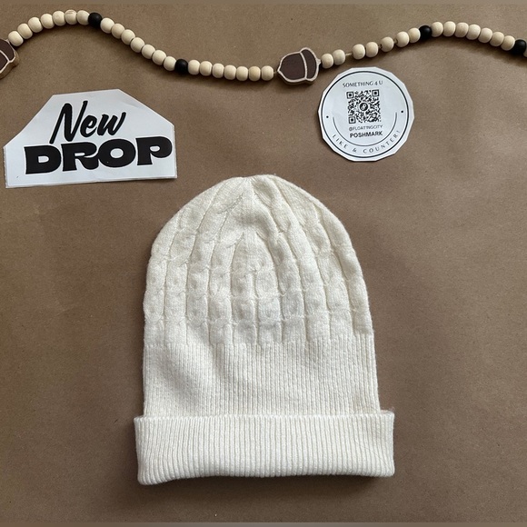 5/$25 Cream Knit Foldover Beanie H&M SIZE ONE SIZE WOMEN’S - Picture 1 of 4